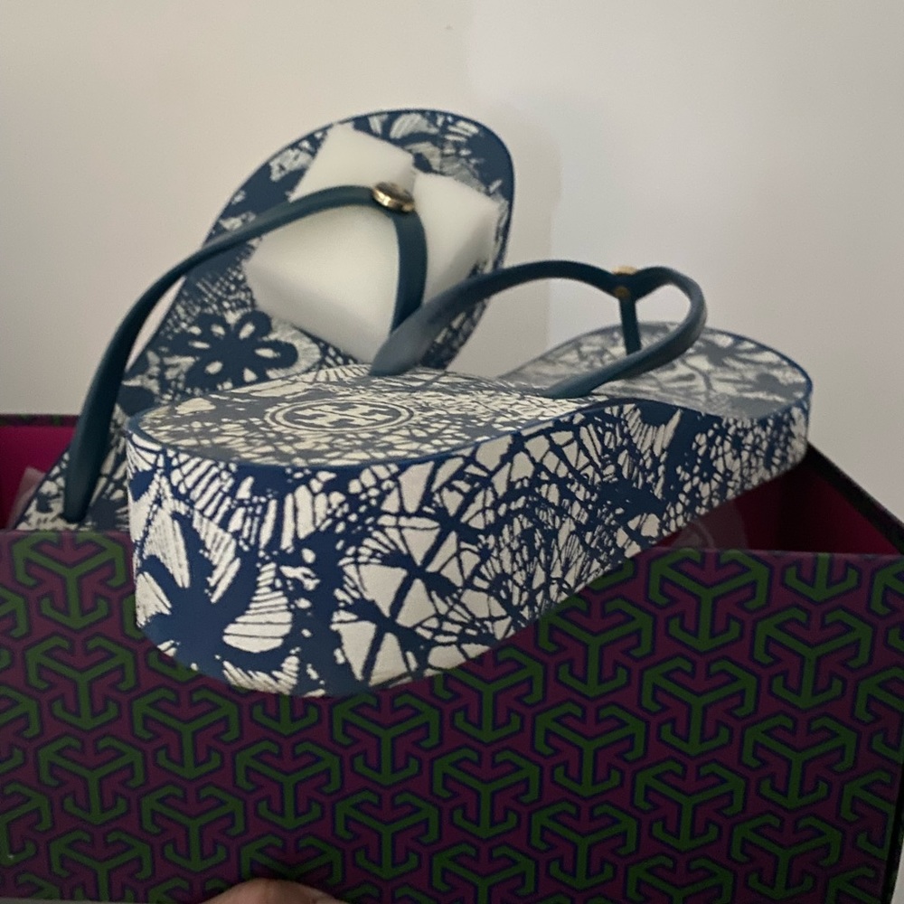 Tory Burch Sandals ,size 10 worn once.